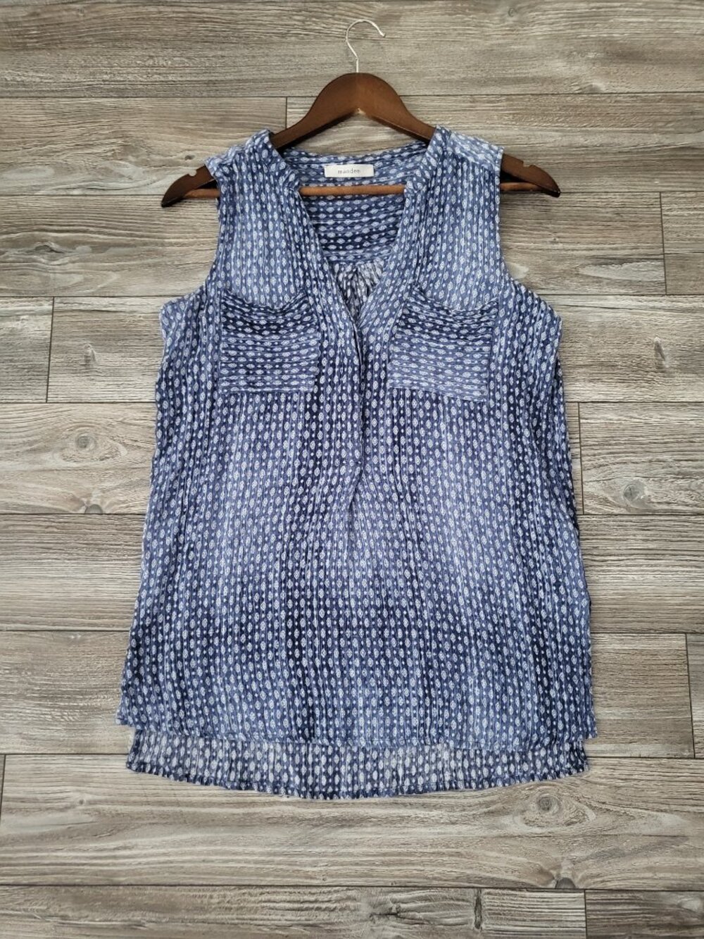 Blue Geometric Sleeveless Button Up Blouse Medium - Picture 6 of 9